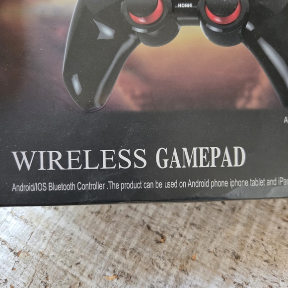 New Dobe Wireless Gamepad Box Has Some Damage - Picture 4 of 7